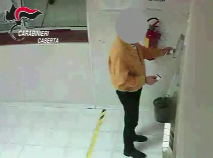 Controllo a distanza dei lavoratori. Videosorveglianza. Presupposto per il licenziamento in tronco dei cosiddetti “furbetti del cartellino”. Prova certa ed inconfutabile della GIUSTA CAUSA di licenziamento che esclude l’obbligo di preavviso.