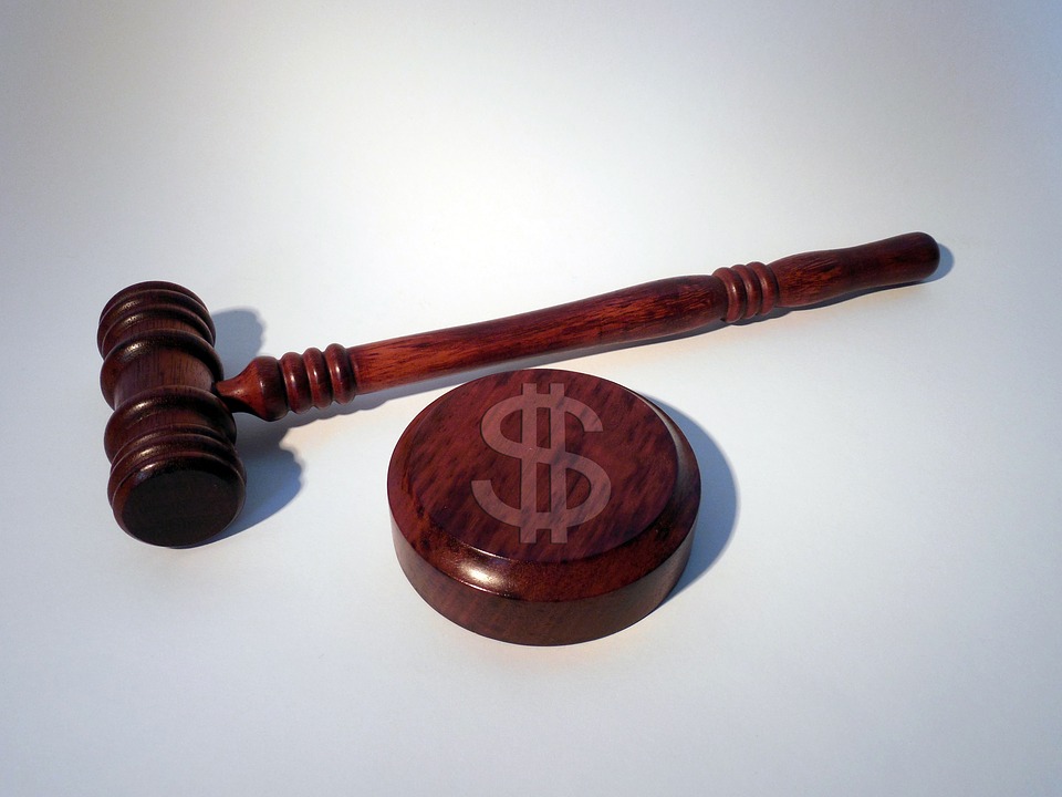 I familiari della vittima di un infortunio stradale hanno diritto di essere risarciti? Quando? Tribunale di Napoli, Sez. IV Civ., 07 luglio 2016, n. 8431