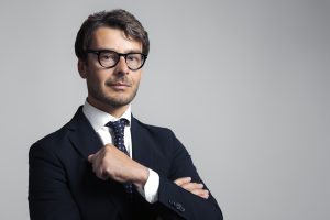 "Risarcimento incidente mortale zero anticipi?": L'Avvocato Emanuele Doria, con oltre 20 anni di esperienza nel risarcimento danni E tutela penale per sinistri stradali mortali, analizza cosa si cela dietro queste formule rassicuranti